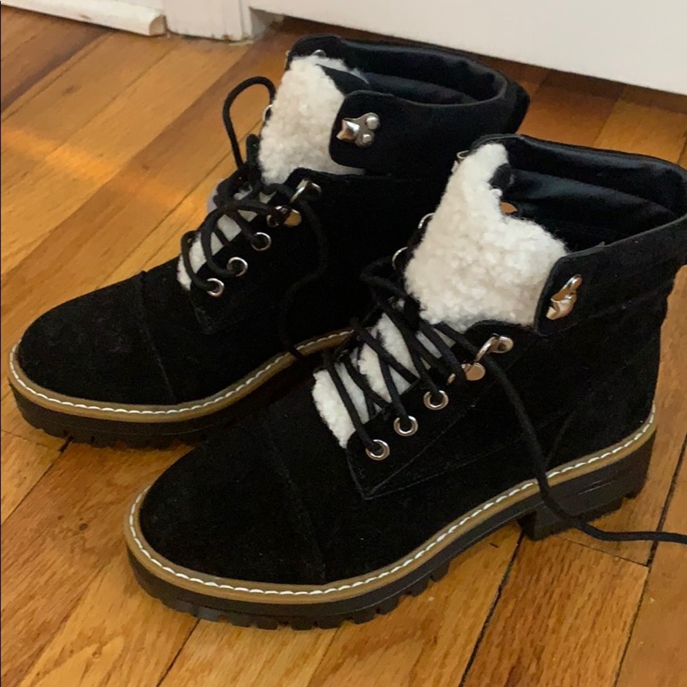 Black Hiker Boots with Sherpa